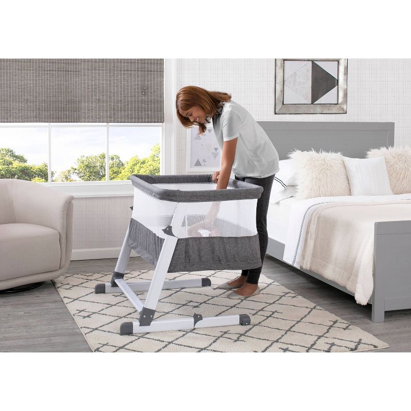 Simmons Kids' Room2Grow Newborn Bassinet to Infant Sleeper - Gray Tweed