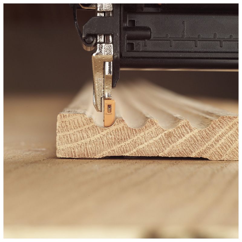 Bostitch BTFP12233-R Smart Point 18-Gauge Brad Nailer Kit