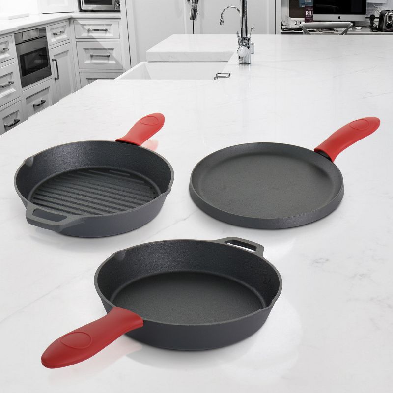 MegaChef Pre-Seasoned Cast Iron 6 Piece Set with Red Silicone Holders