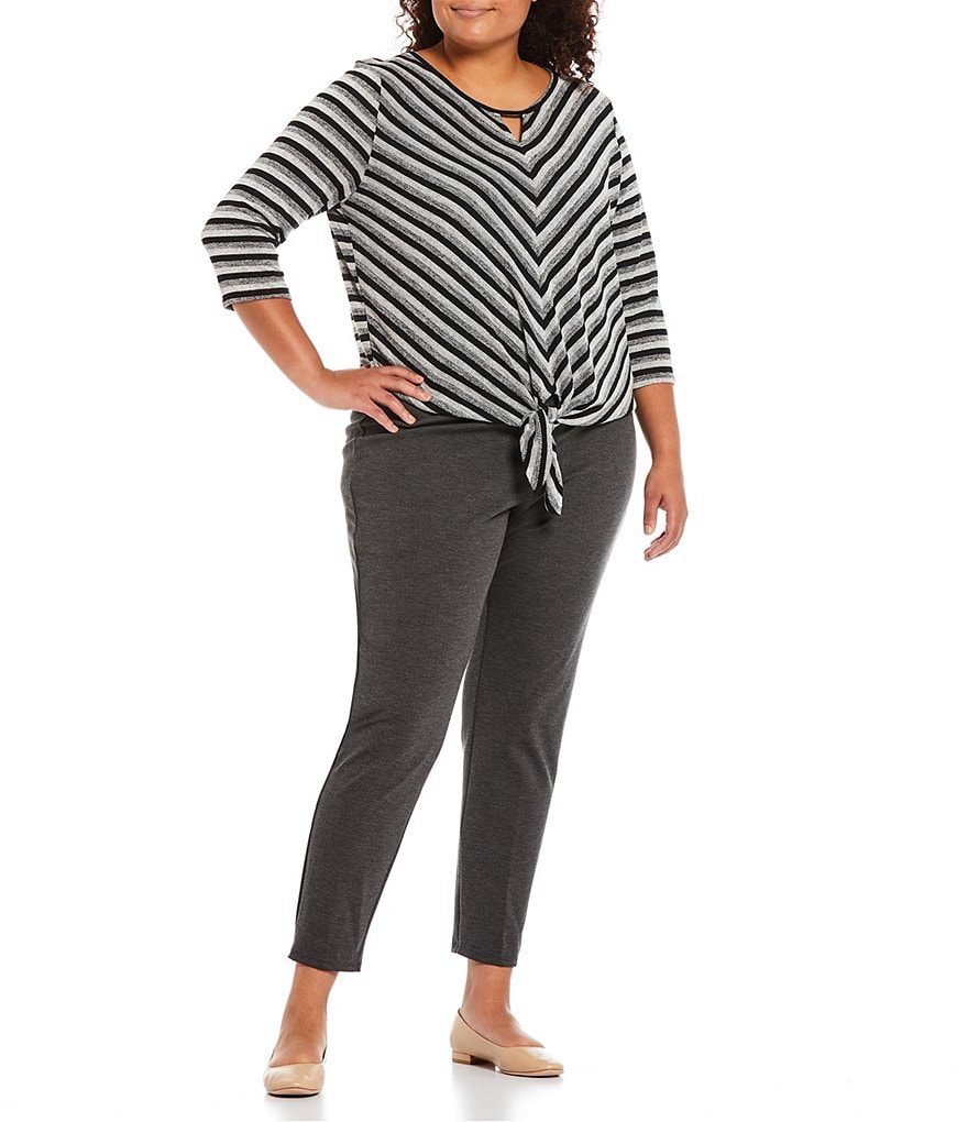 Democracy Plus Size Floral Print 3/4 Puff Sleeve V-Neck Knit Top