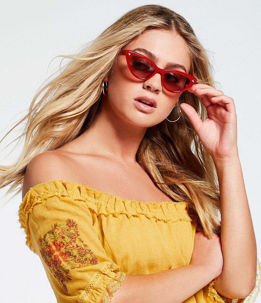 Tailored Delicate Hoop Earrings