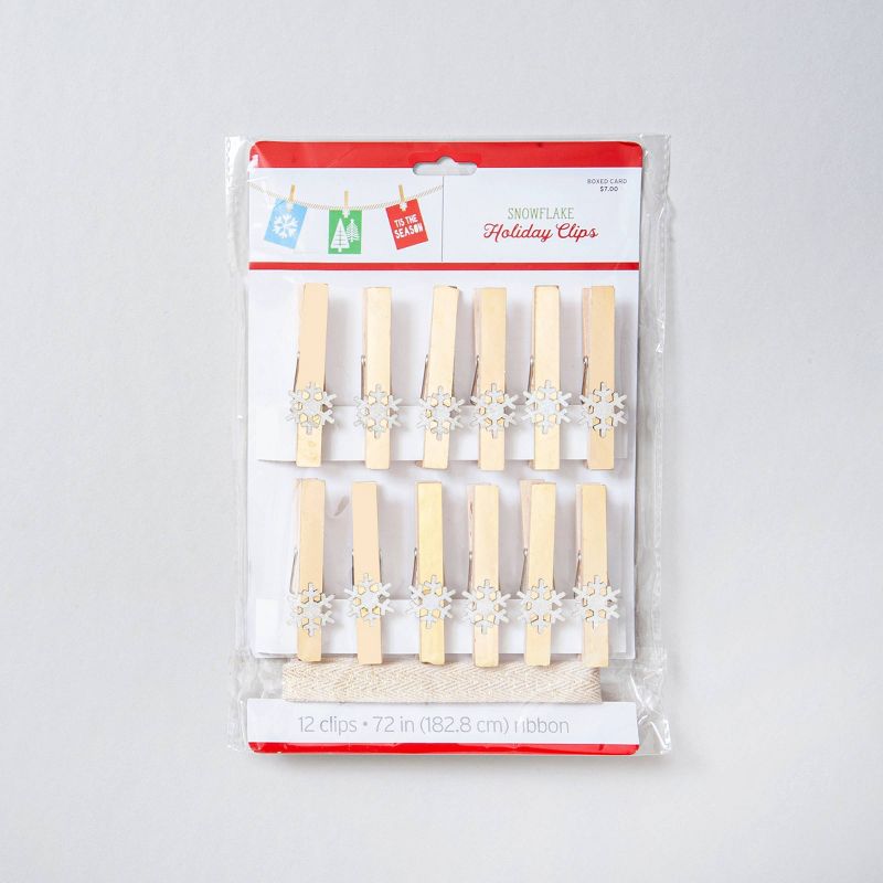 IG Design Group Greeting Card Garland Wood Characters 12ct