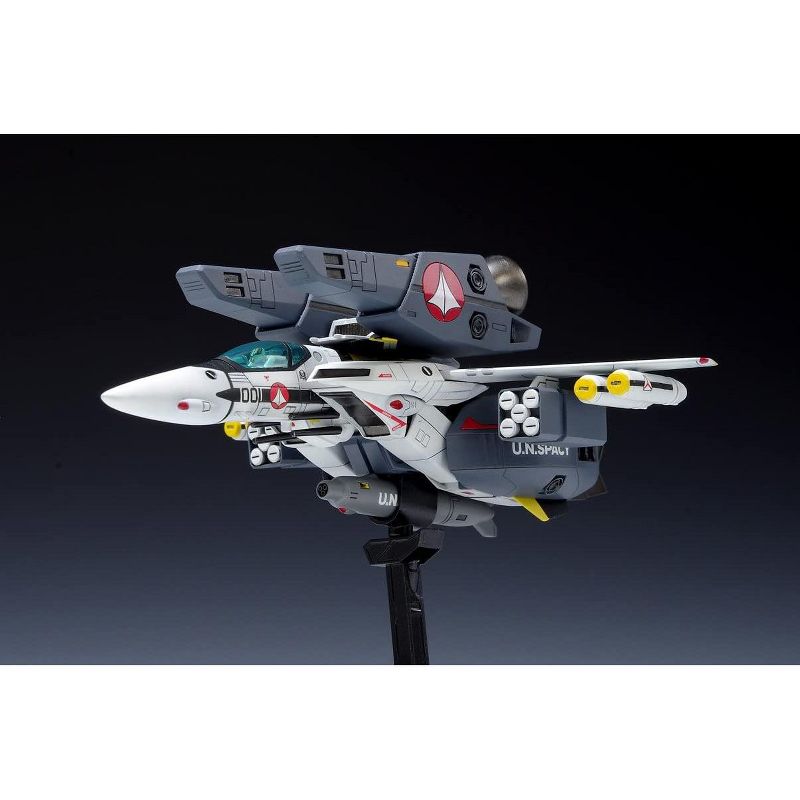 Wave Macross VF-1S Super Valkyrie Fighter Roy Focker 1/72 Scale Model Kit