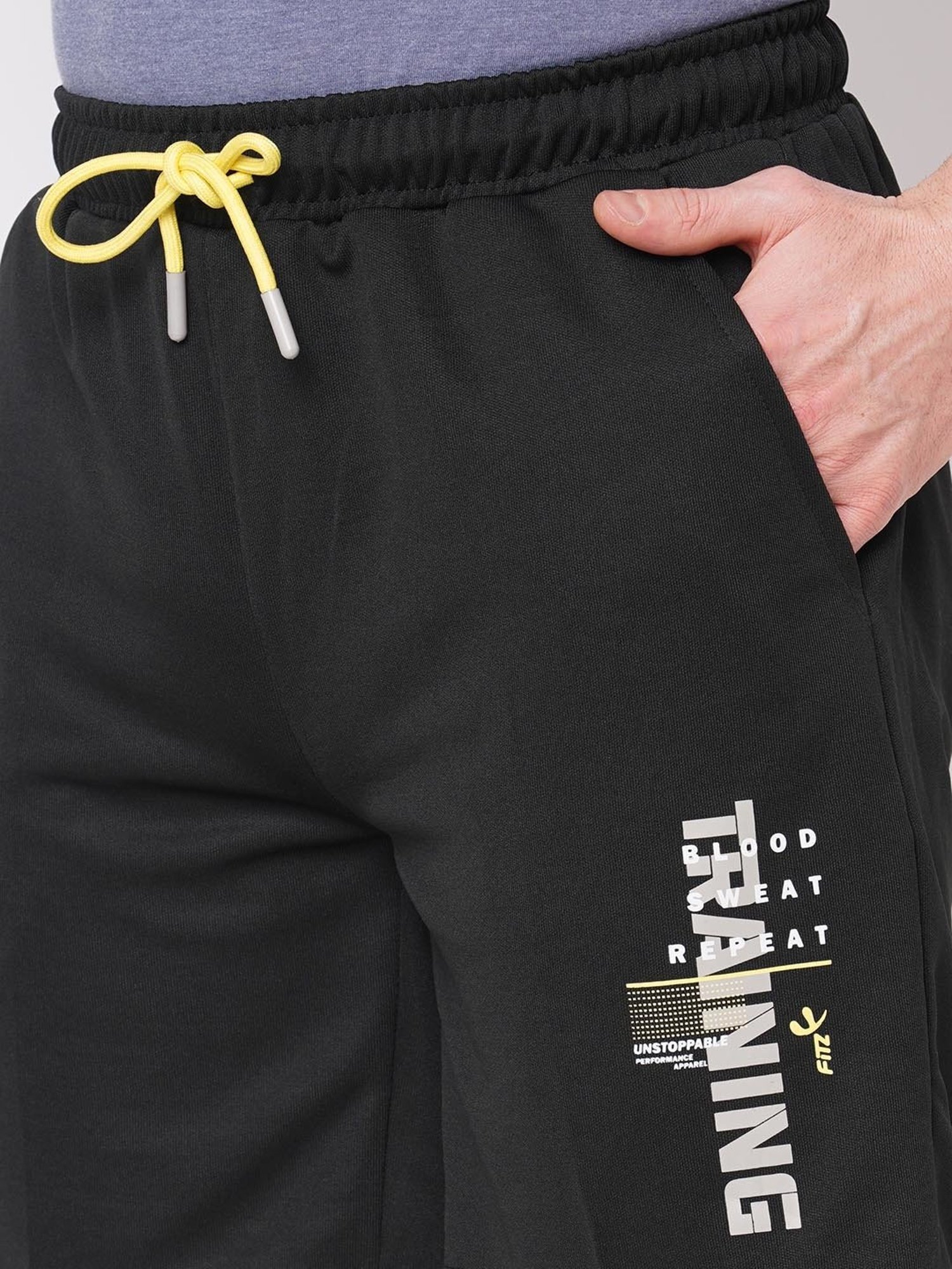 Fitz Black Regular Fit Printed Sports Shorts