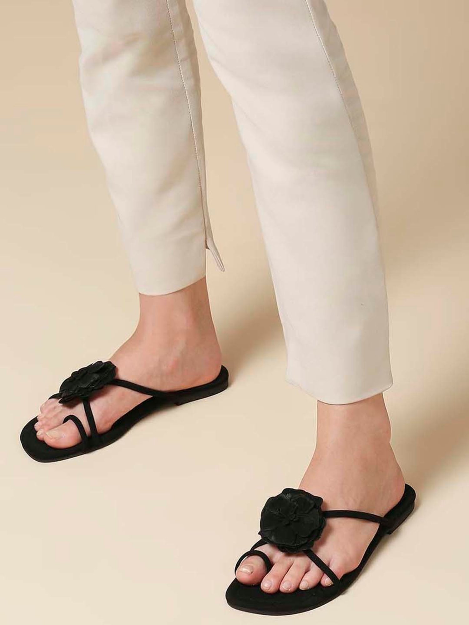 Tao Paris Women's Tulip Black Toe Ring Sandals