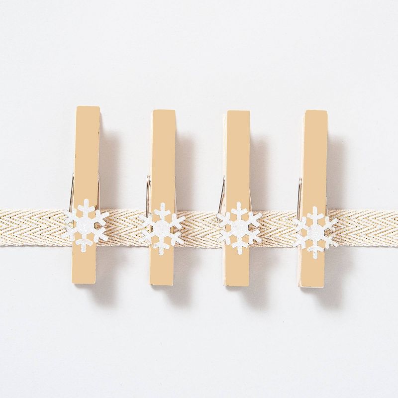 IG Design Group Greeting Card Garland Wood Characters 12ct