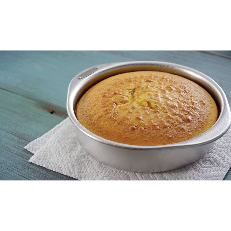 Doughmakers Round Cake Pan