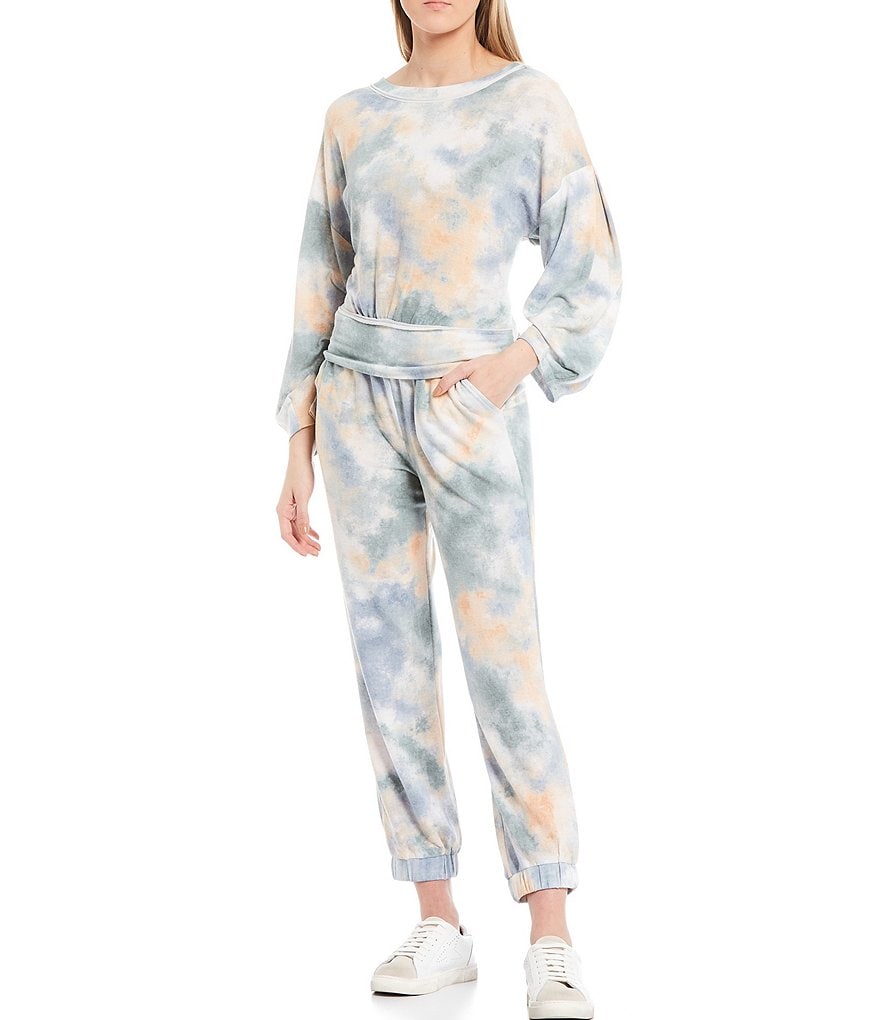 Modern Movement Solid Seamless Scoop Neck Microfiber Camisole