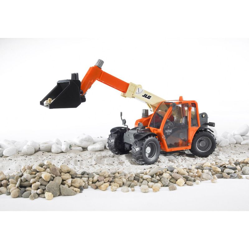 Bruder JLG 2505 Telehandler Crane