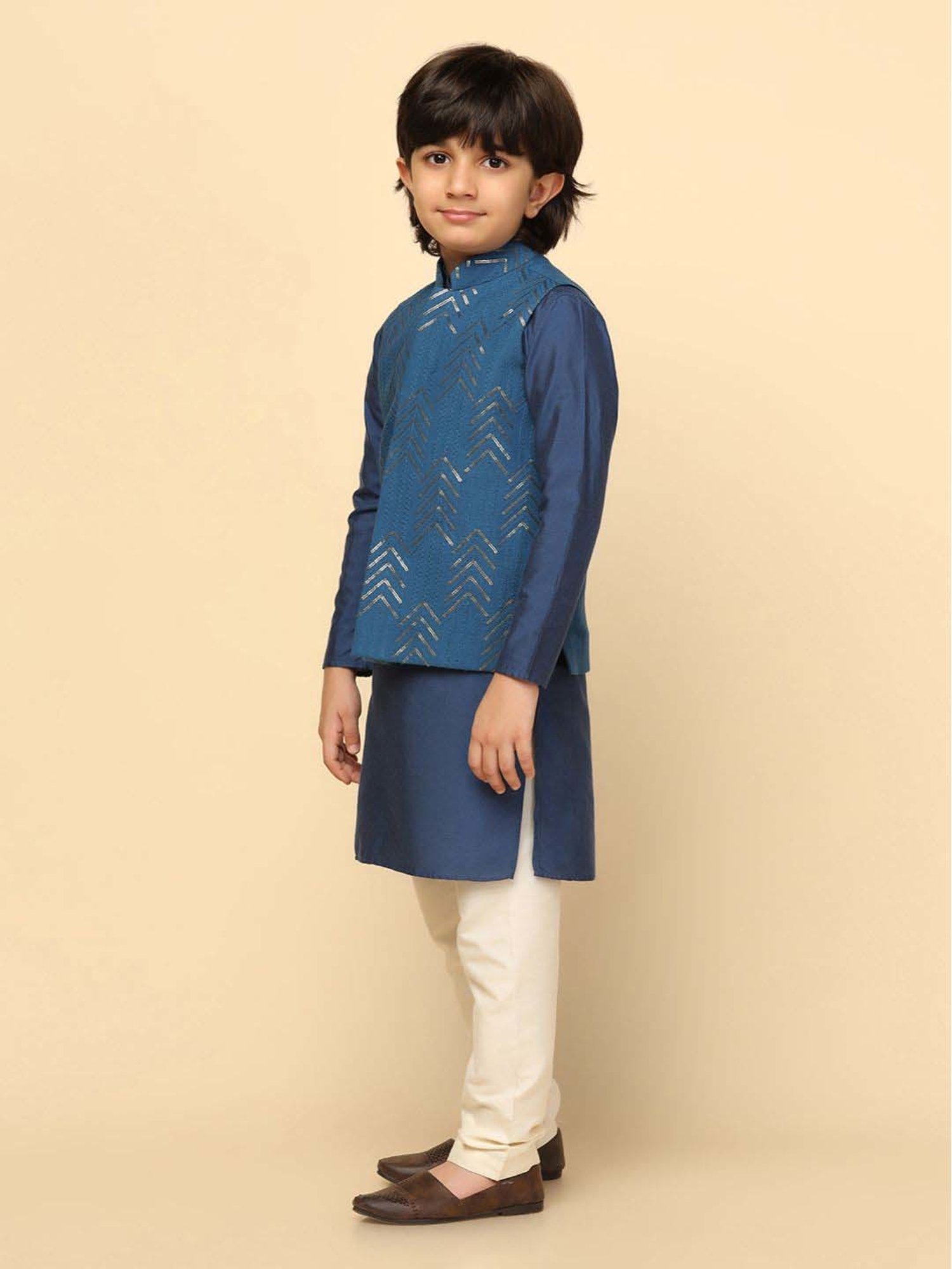 KISAH Kids Blue Embroidered Full Sleeves Kurta Set