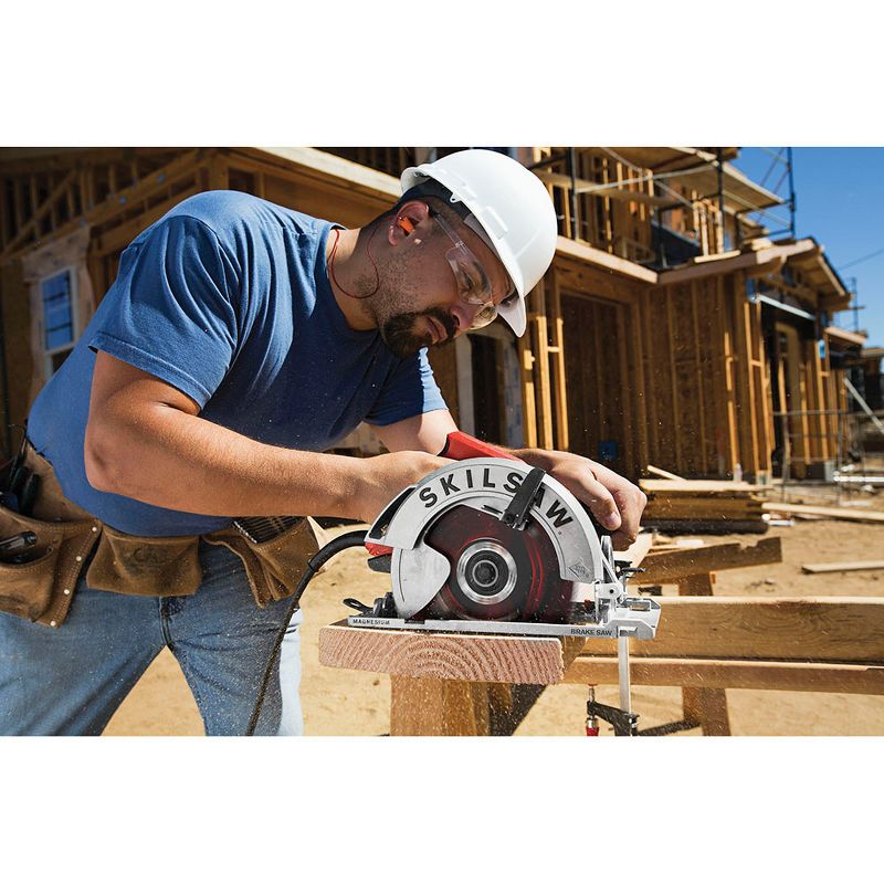 SKILSAW SPT67WMB-01-RT 7-1/4 In. Magnesium SIDEWINDER Circular Saw with Brake (SKILSAW Blade)