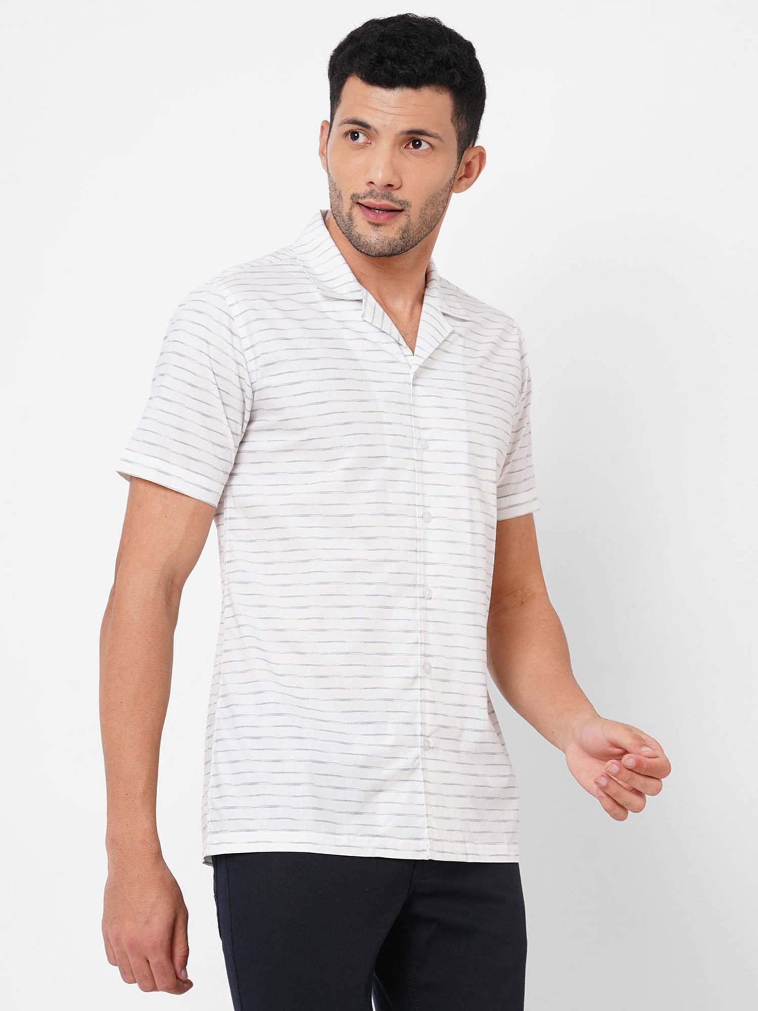 SOLEMIO White Slim Fit Striped Shirt