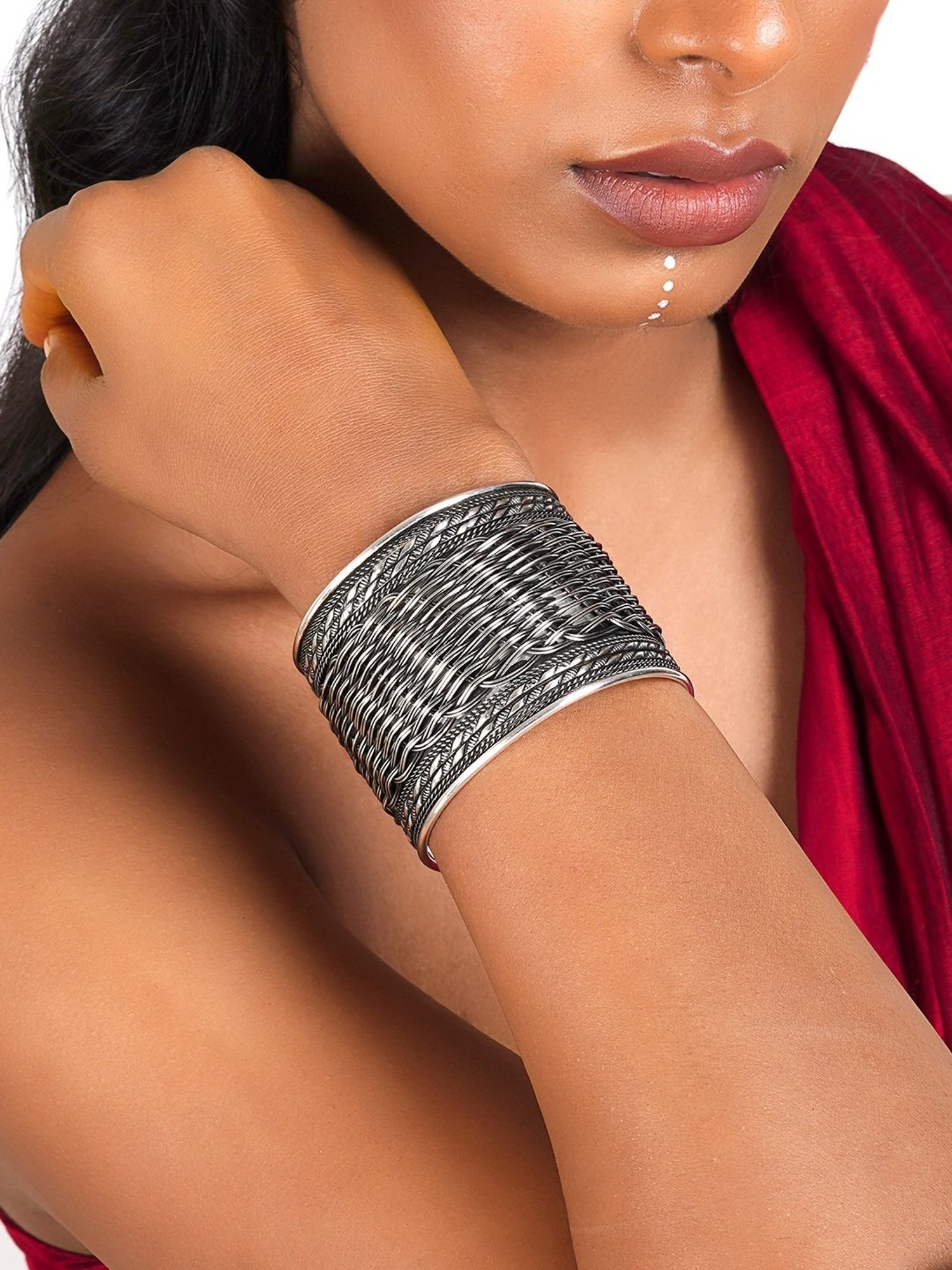 Teejh Charulata Black Cuffs Bracelet for Women