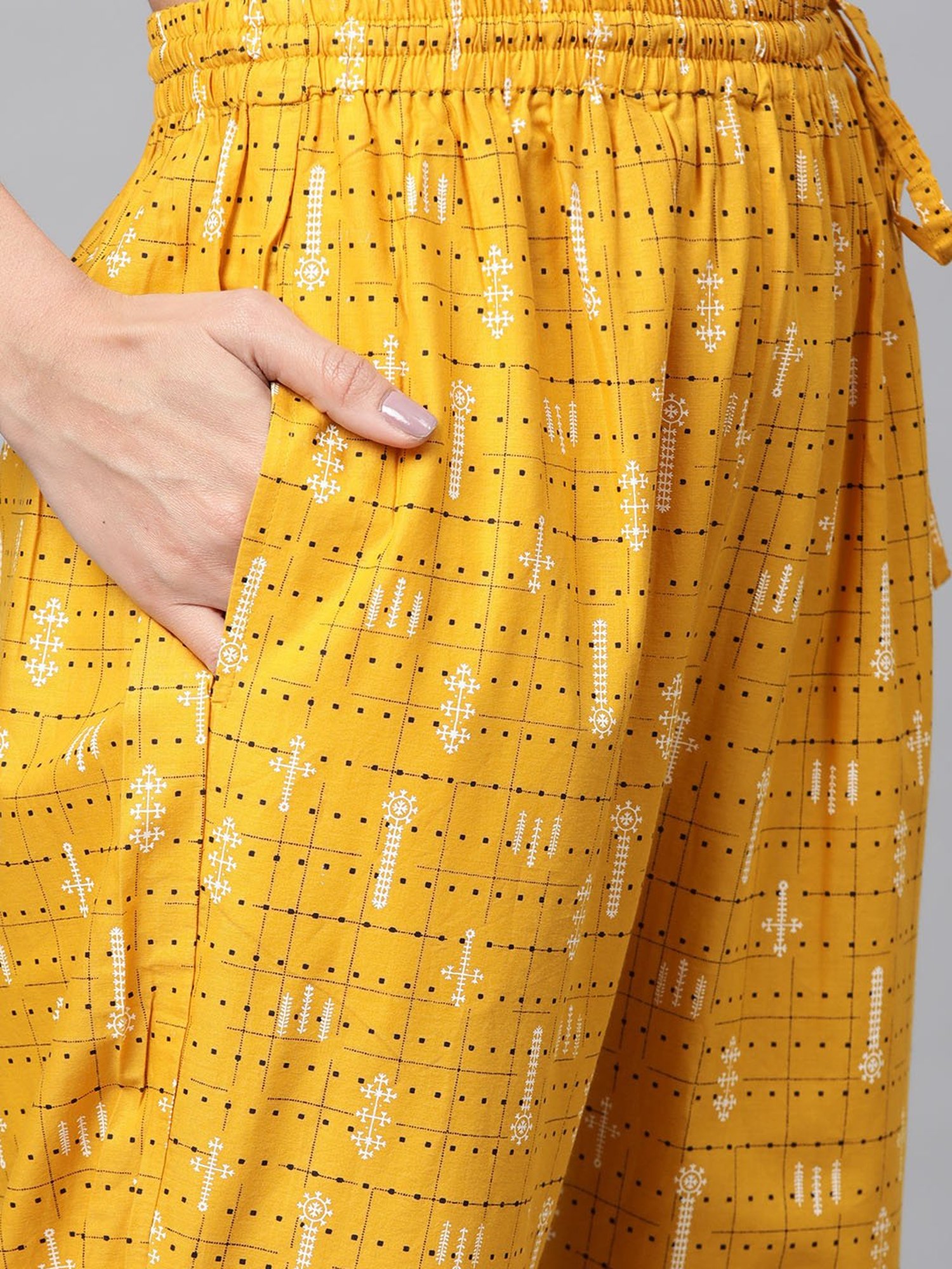 Anubhutee Yellow Printed Kurti Pyjama Set