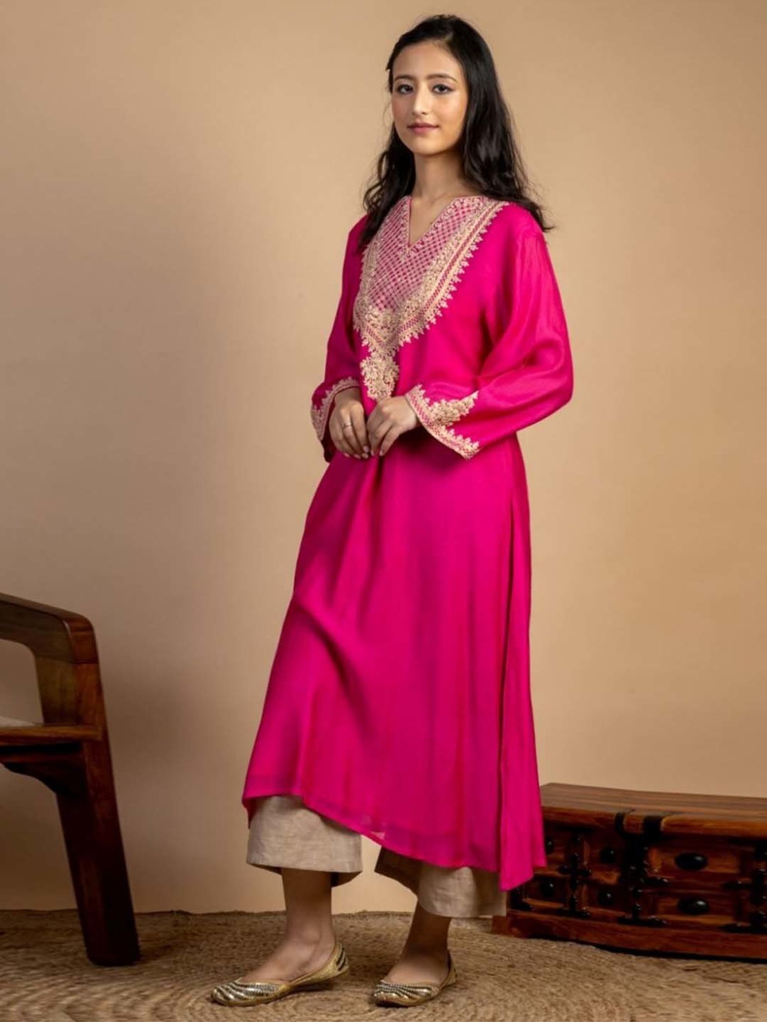 Mushio Magenta Rooh Embroidered Maheshwari Silk Kurta