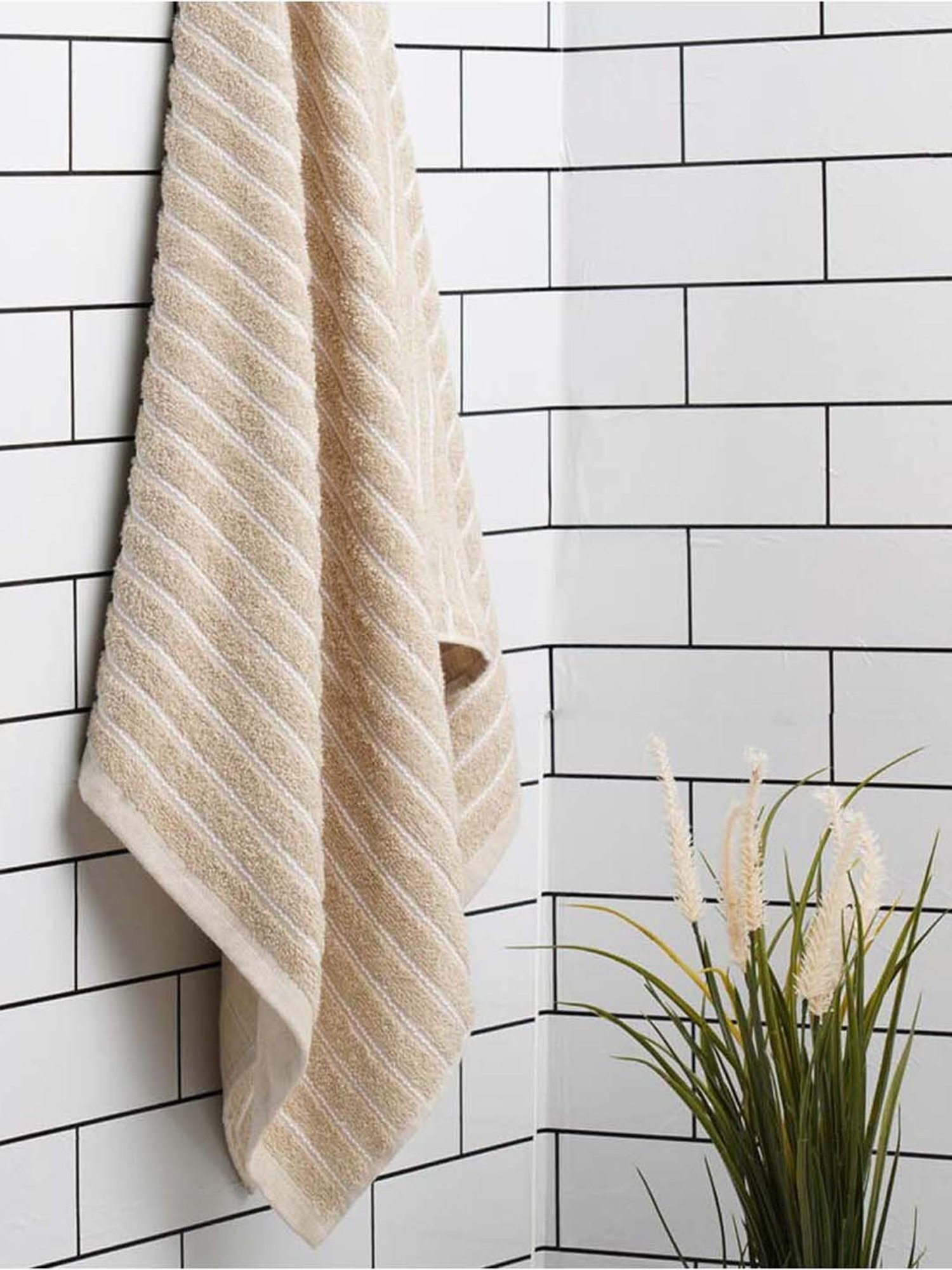 Welspun 2-In-1 Beige Cotton 250 GSM Bath Towel