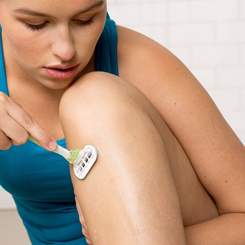 Venus Extra Smooth Green Disposable Women's Razors - 2ct