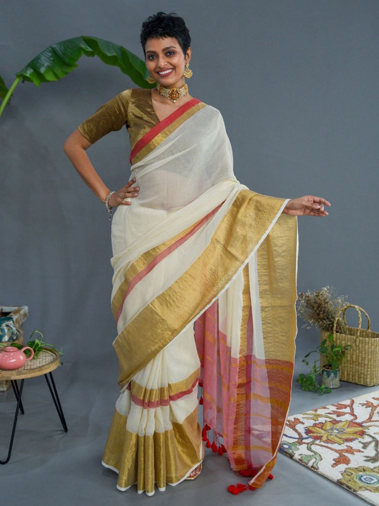 Suta Off-White Cotton Saree Without Blouse