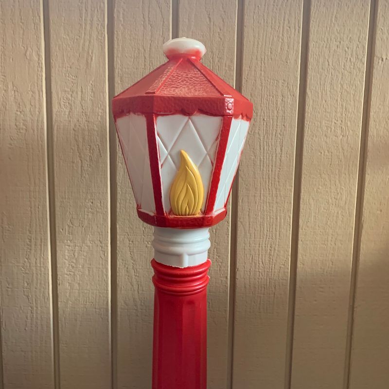 Christmas 39.0" Red Lamp Post Lighted Indoor Outdoor  -  Novelty Sculpture Lights