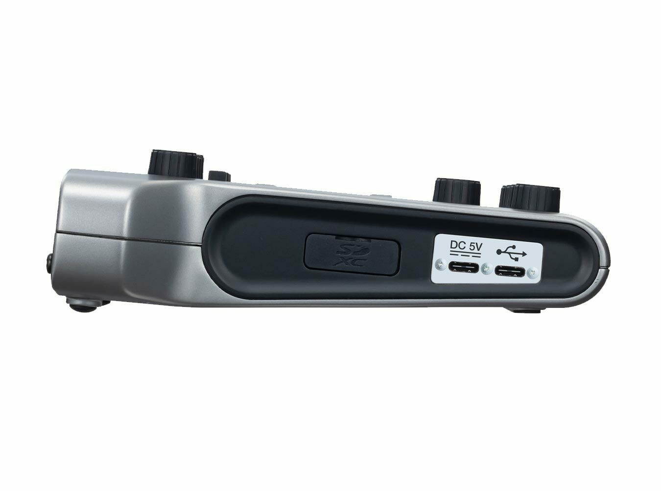 Zoom P4 PodTrak Podcast Recorder PORTABLE RECORDER - NEW - PERFECT CIRCUIT