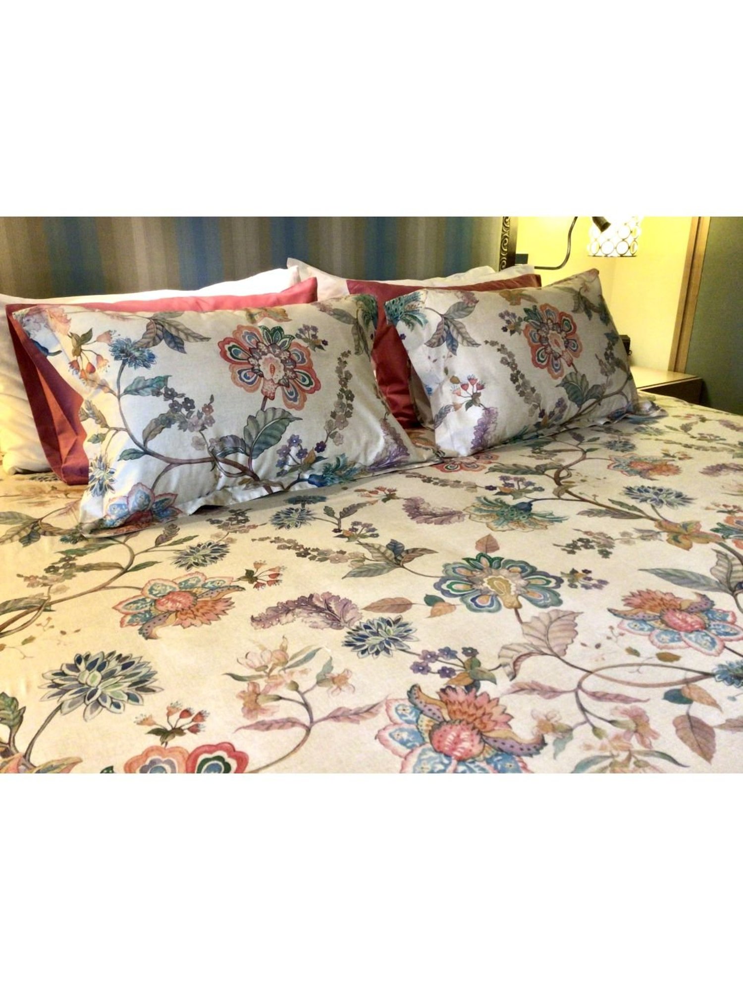 TARA Sparkling Homes Gold Luxury Cotton 350 TC Bed Sheet with 2 Pillow Covers