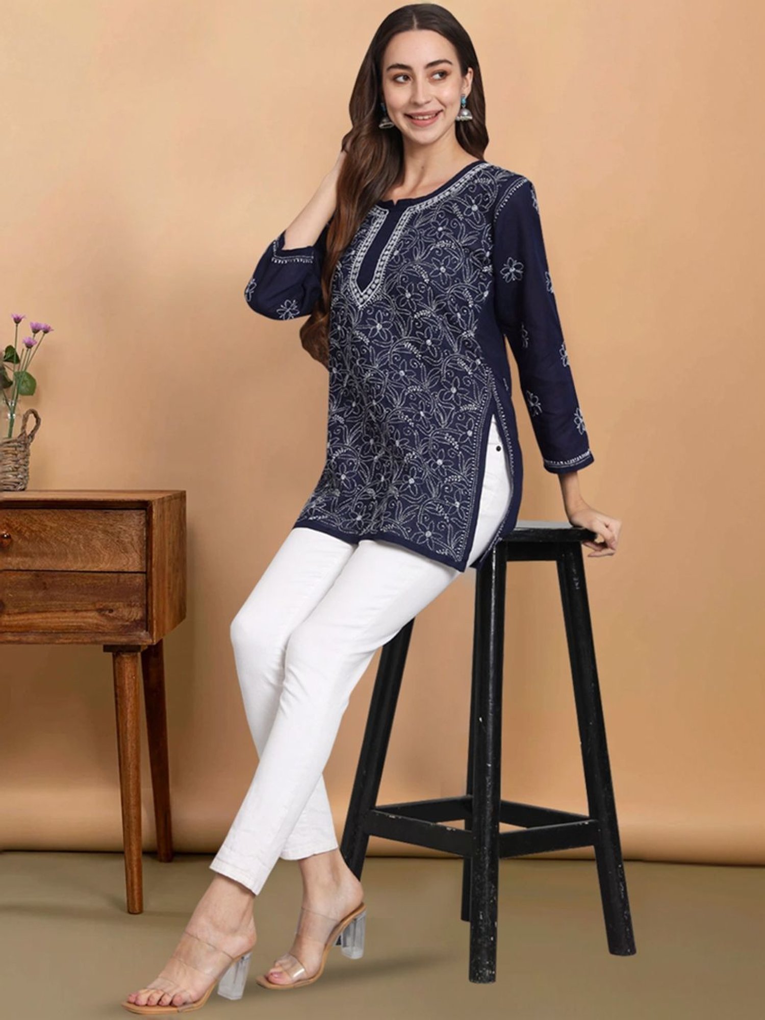 PARAMOUNT CHIKAN Navy Cotton Hand Embroidered Chikankari Straight Kurti