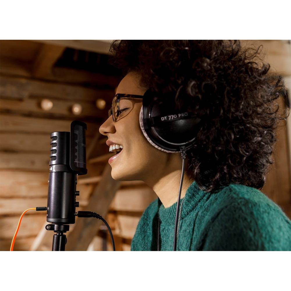 BeyerDynamic Fox USB Microphone (727903) w/ Pro Monitoring Headphones Bundle