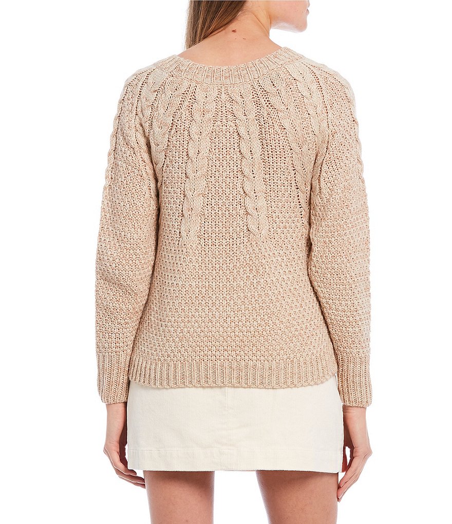 GB Round Neck Fuzzy Eyelash Sweater