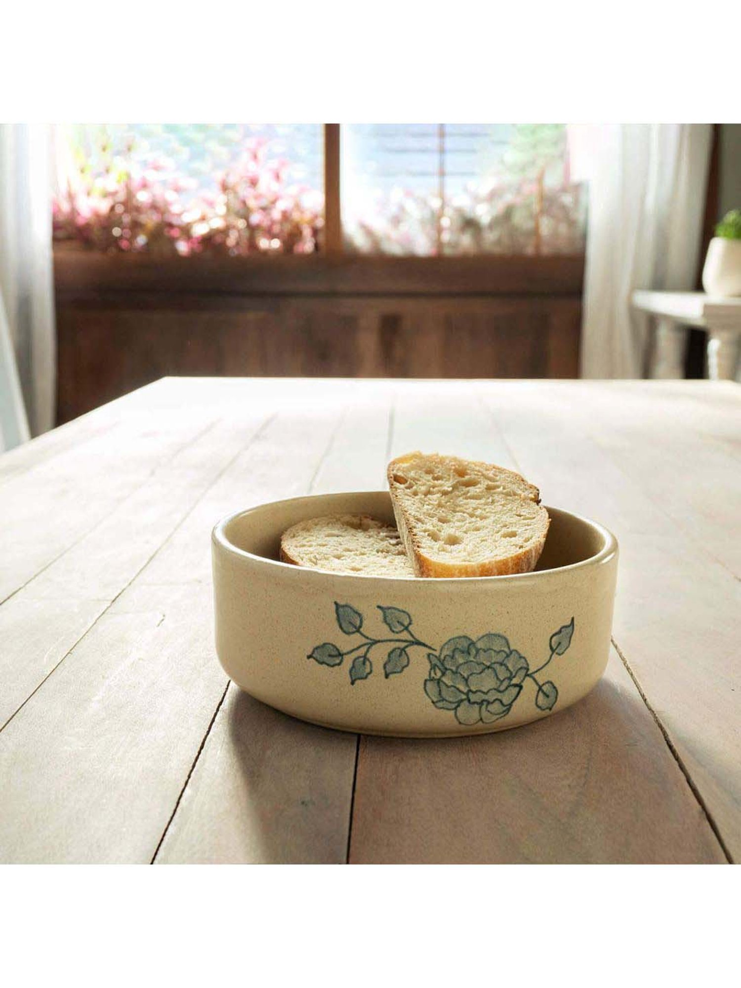 ellementry Fiore Cream Ceramic Salad Bowl - Set of 1