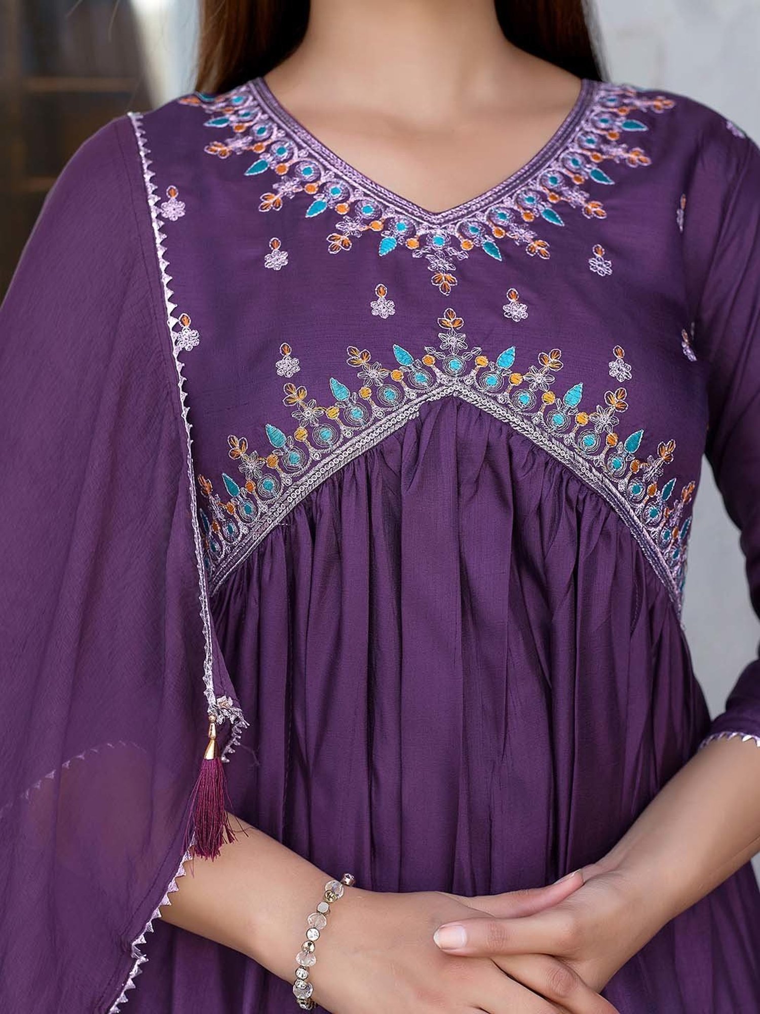 Skylee Purple Embroidered Kurta With Pant & Dupatta
