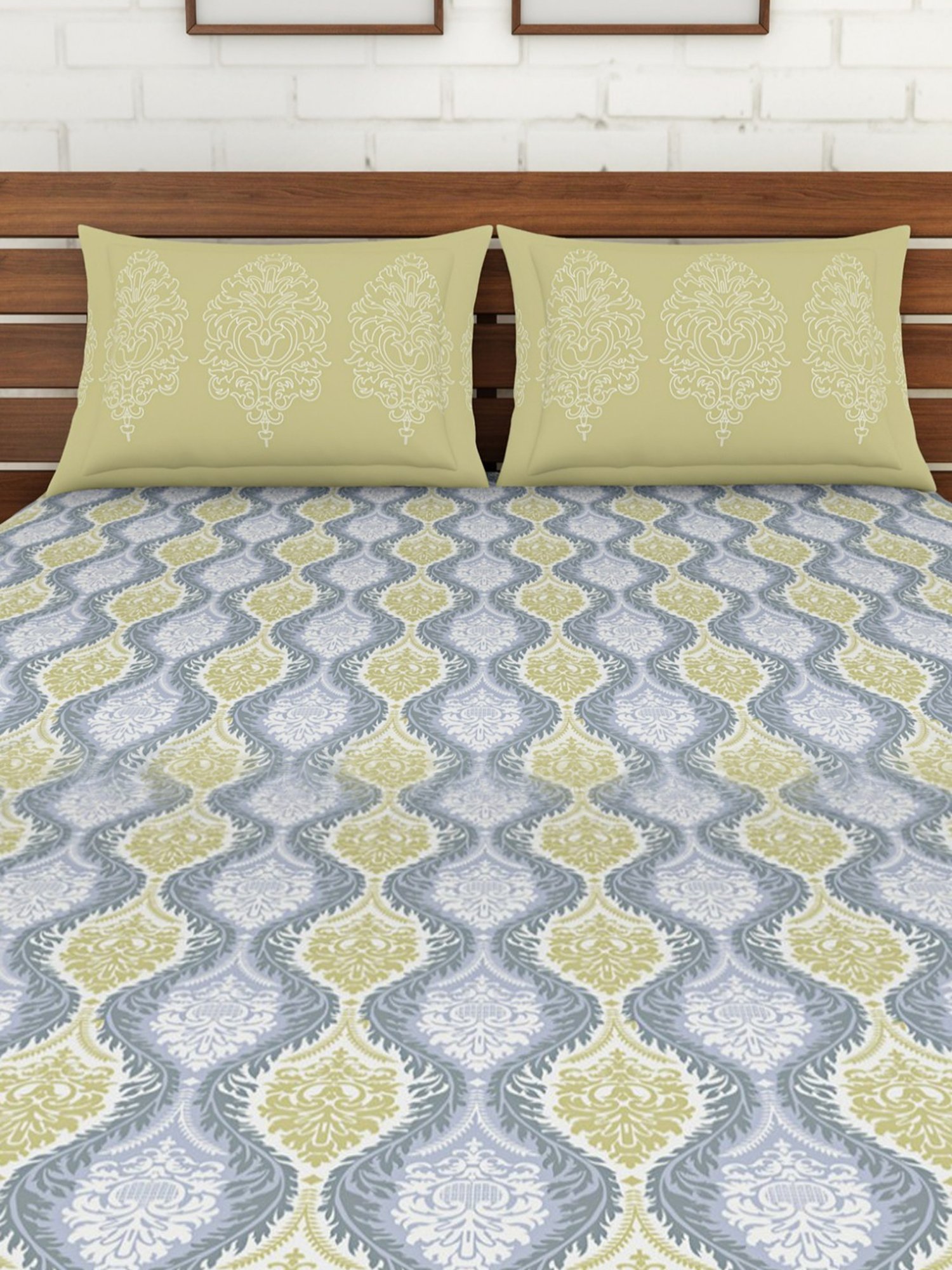 Spaces Printed Grey 210 TC Cotton Queen Fitted Bed Sheet with 2 Pillow Covers