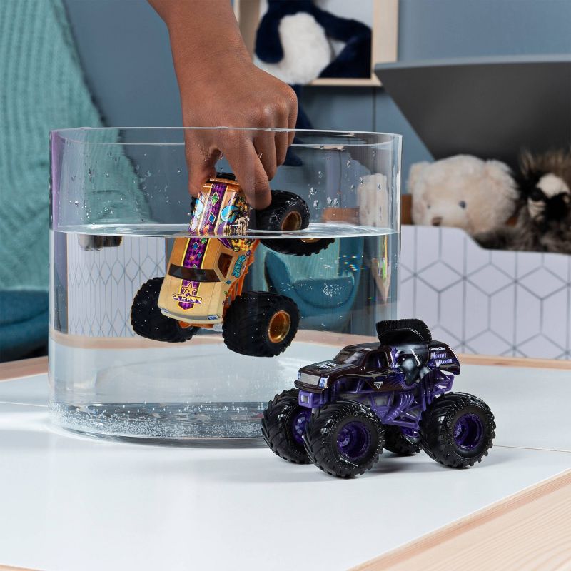 Monster Jam 1:64 2 Packs (Reveal The Steel) - Mohawk Warrior vs Jester