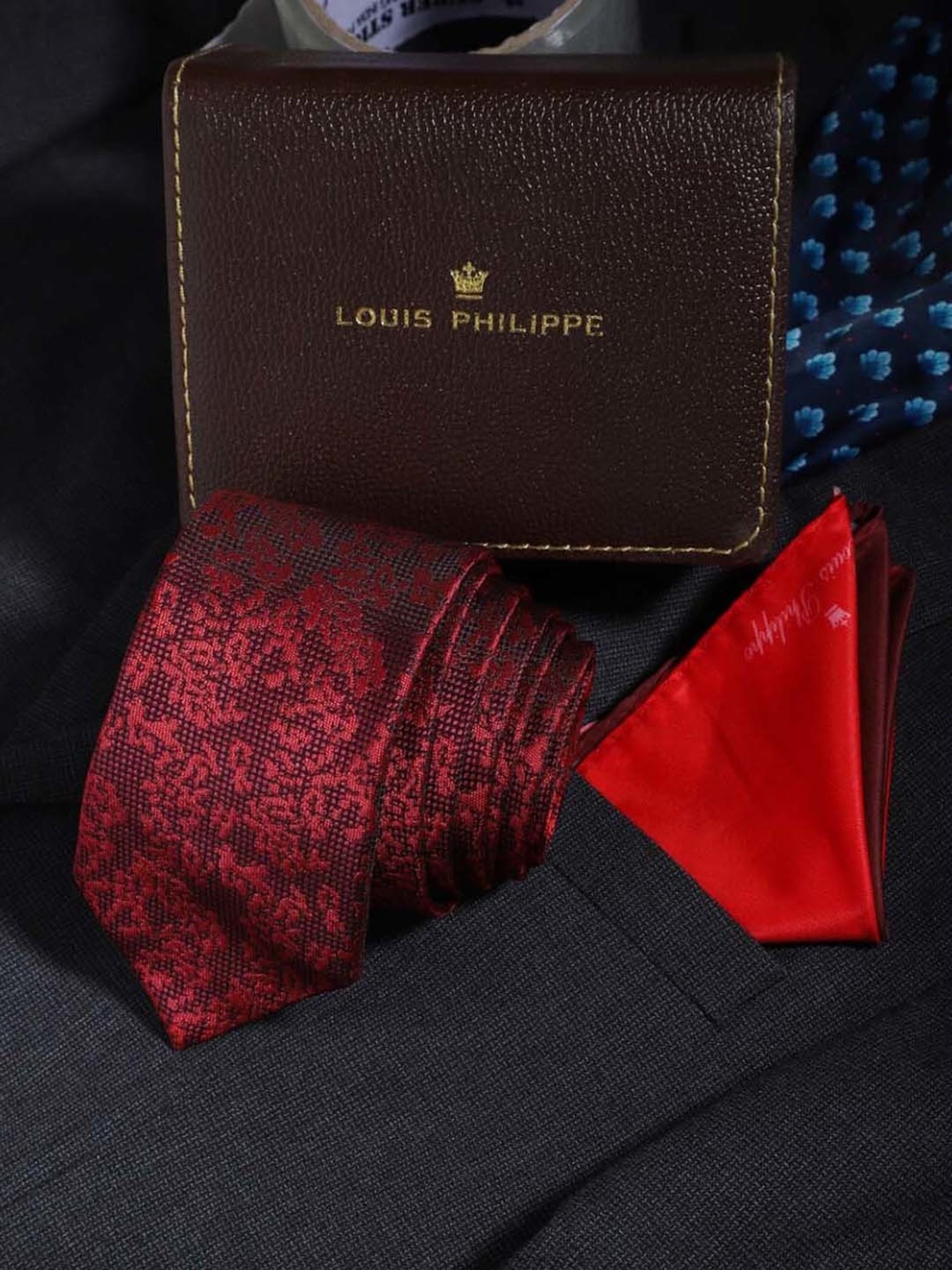 Louis Philippe Red Embroidered Tie with Pocket Square