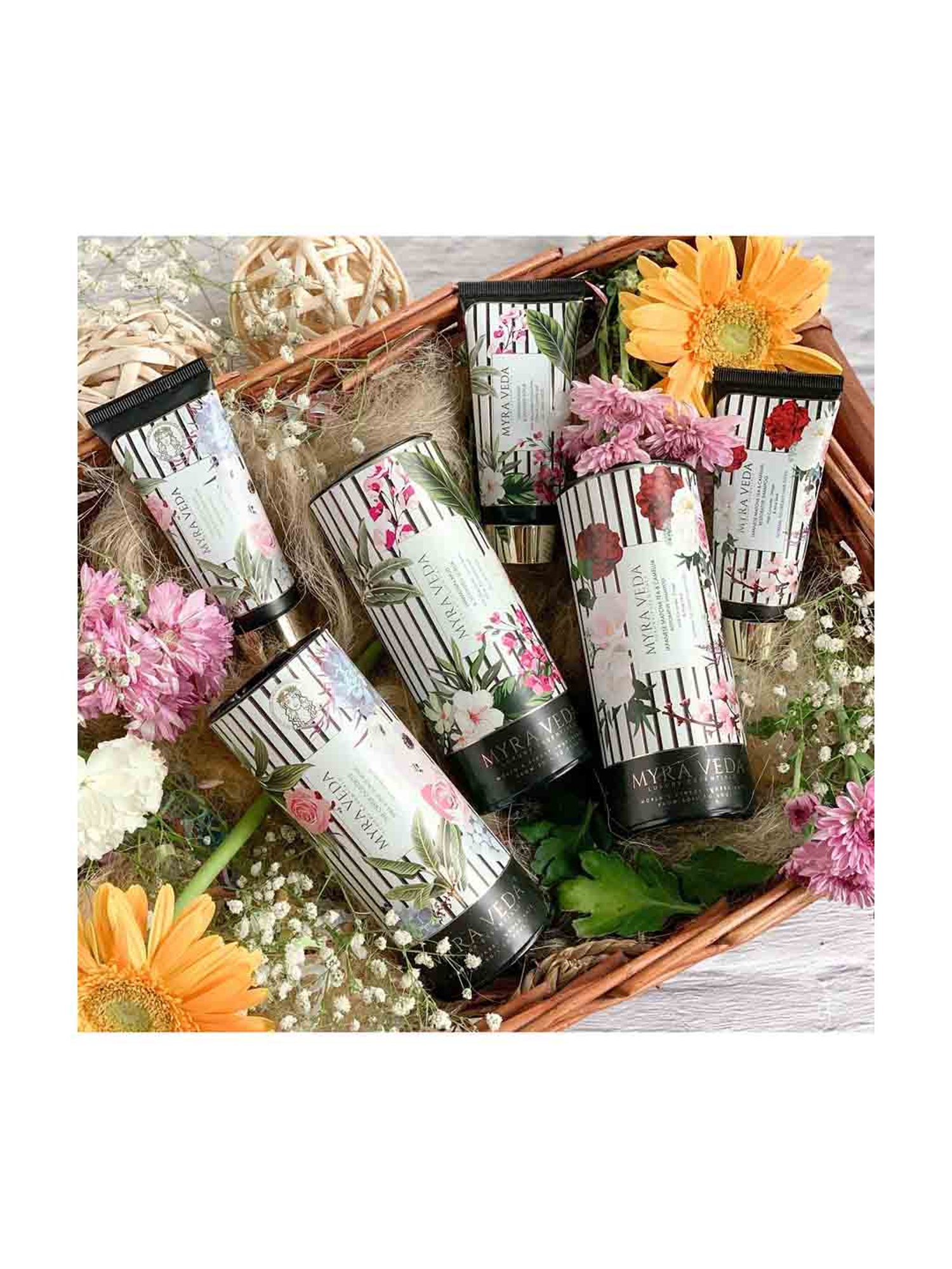 MYRA VEDA LUXURY ESSENTIALS The Pamper Hamper - 150 gm