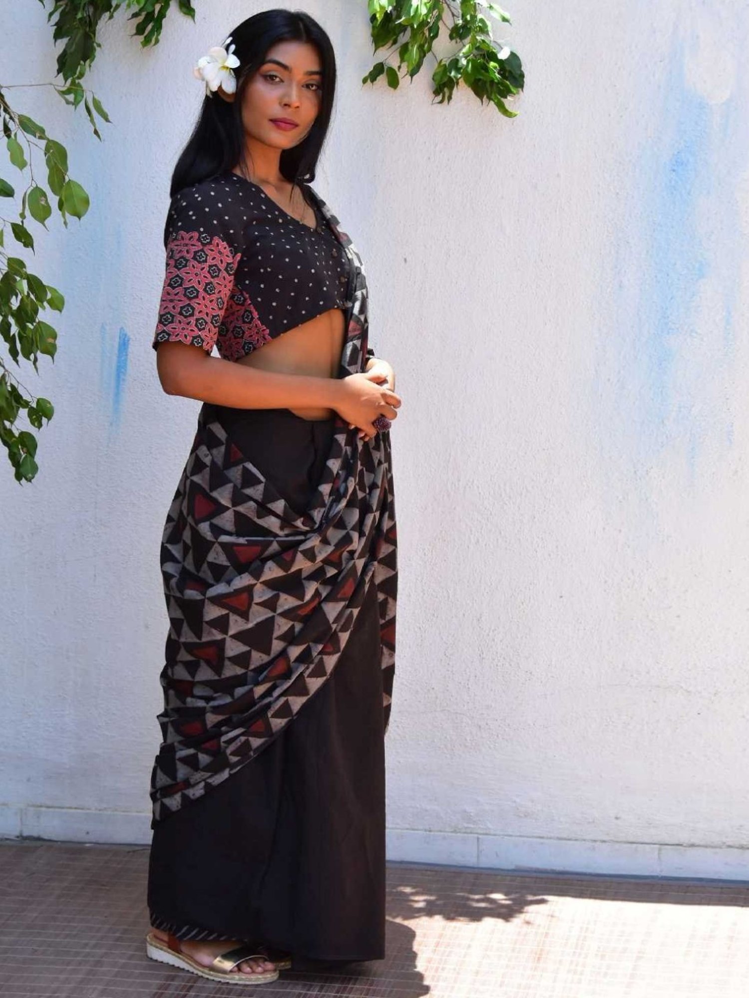 Chidiyaa White Vanilla Moon Mystic Opal Hand Block Printed Mulmul Cotton Saree