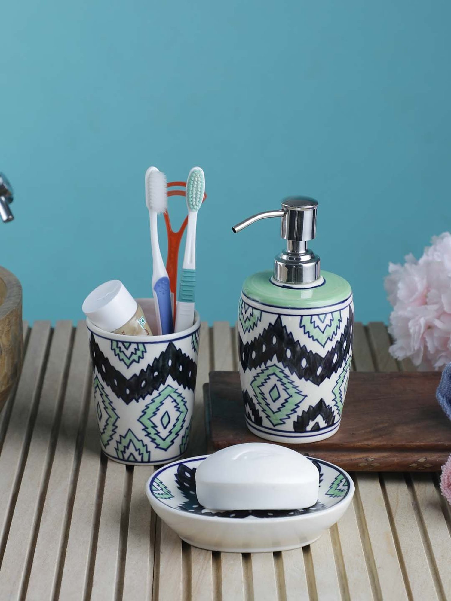 VarEesha Aztec Multicolor Ceramic Bath Accessories - Set of 3