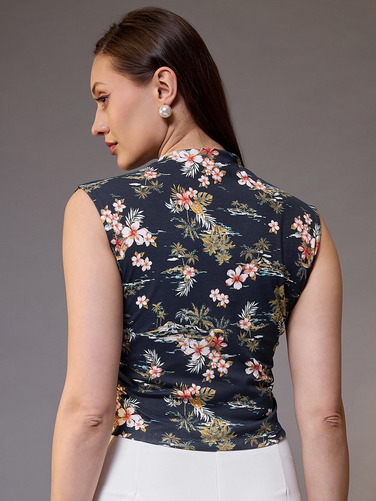 KASSUALLY Navy Cotton Floral Print Top