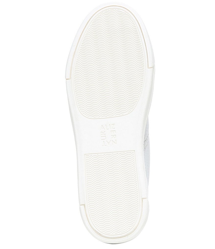 Trotters Kiera Suede Kitten Heel Pumps