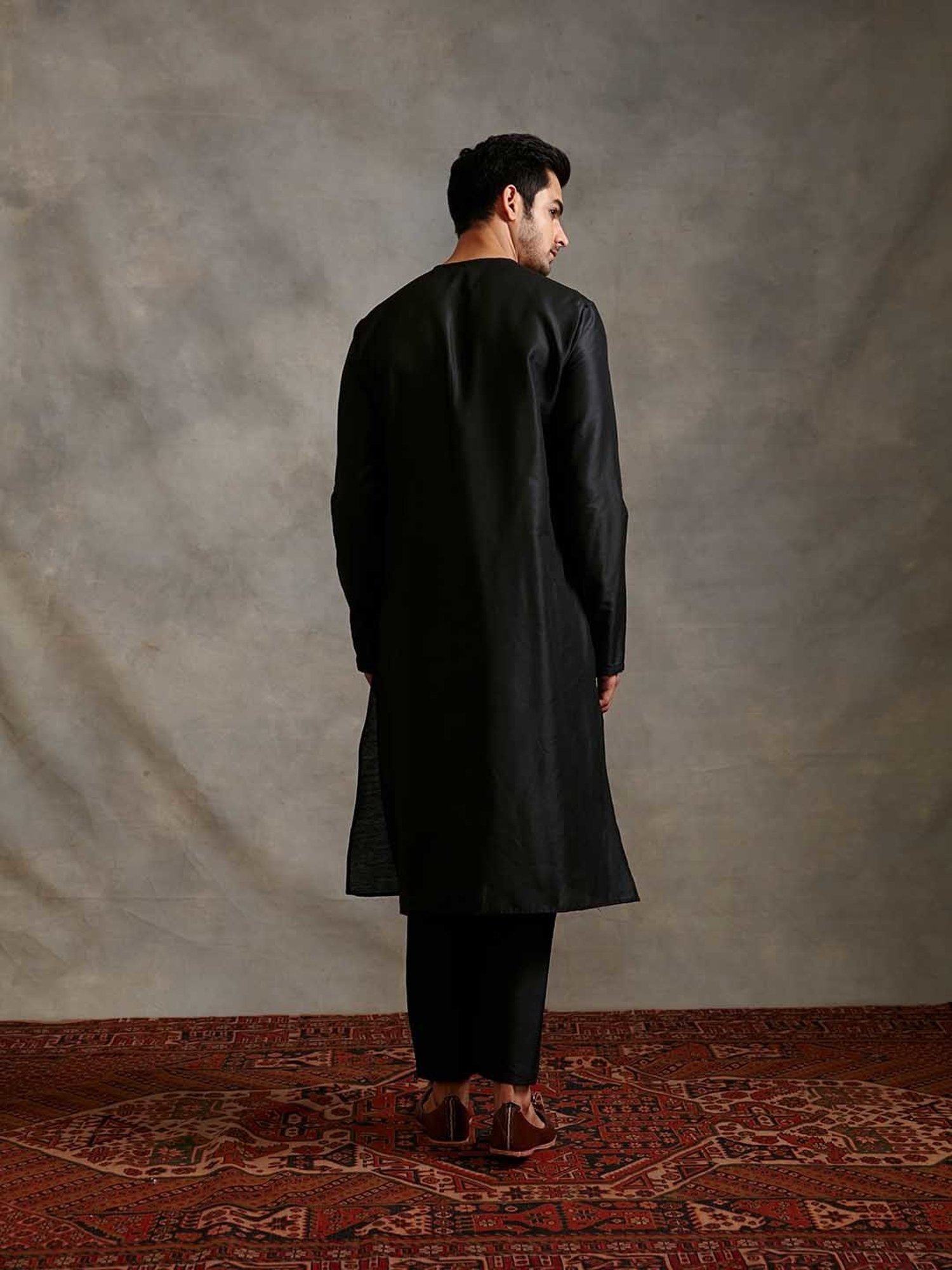 Abhishti Black Regular Fit Banarasi Straight Kurta