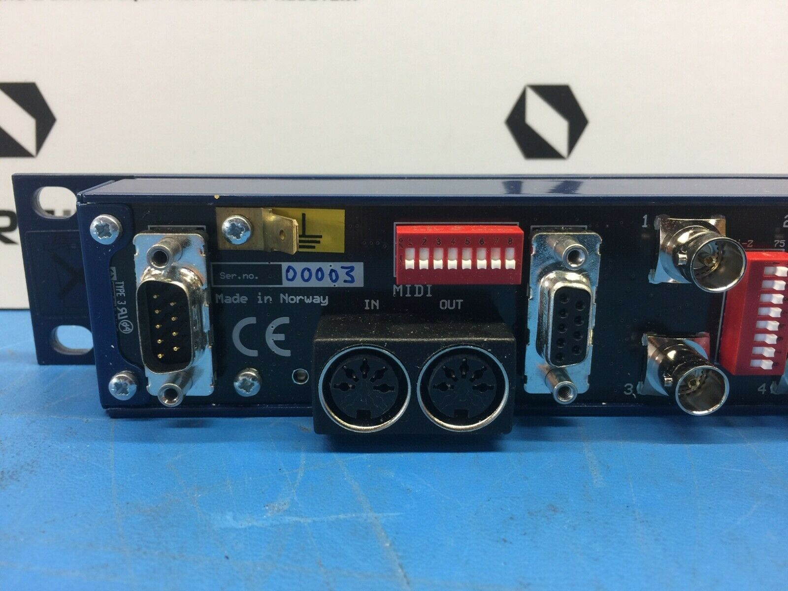 VikinX Network Electronics AES/EBU Router AD1602CP