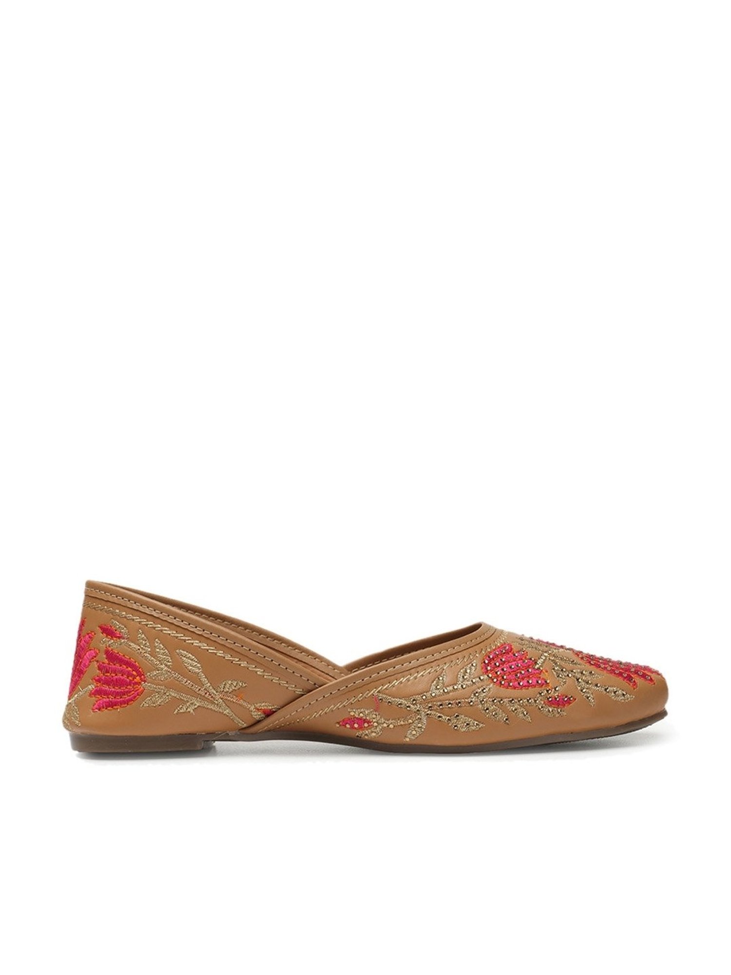 Iconics Women's Tan Ethnic Juttis