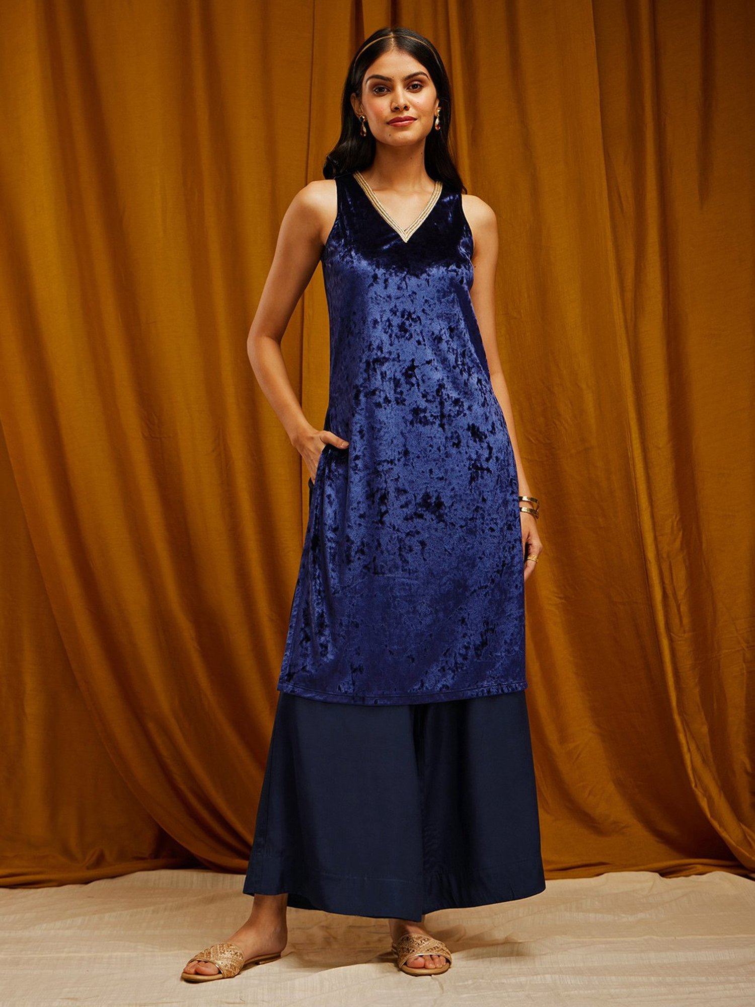 Pink Fort Blue Velvet Kurta & Palazzo Set