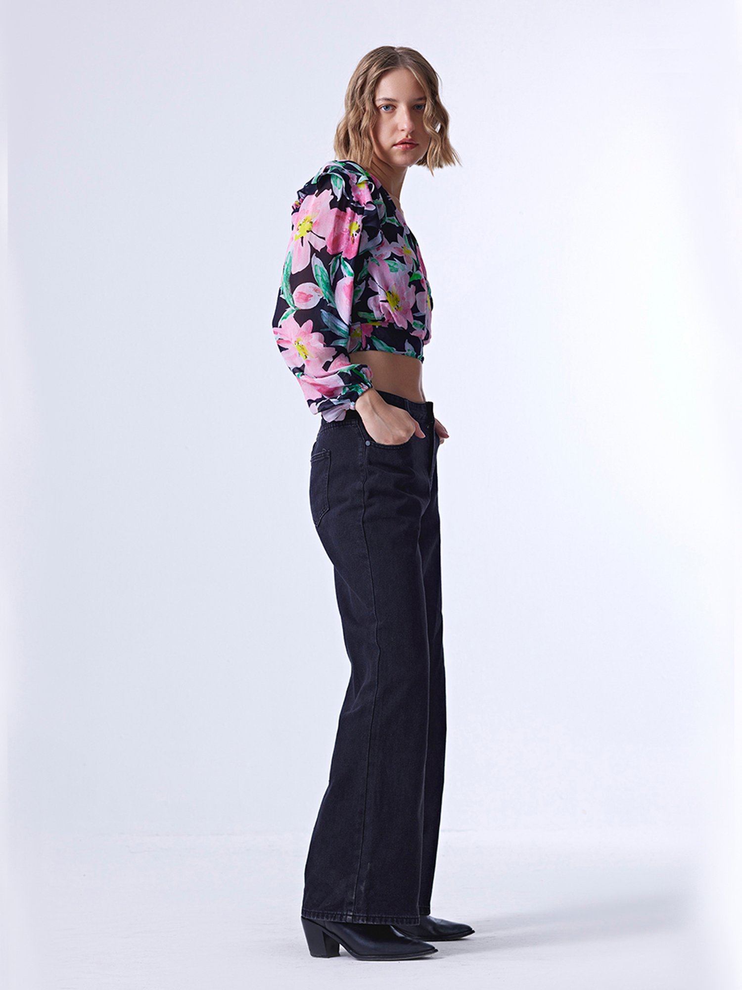 Cover Story Black & Pink Floral Print Crop Top