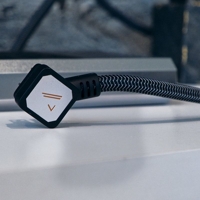 Austere VII Series Power 6-Outlet With 45W USB-C PD port Omniport USB