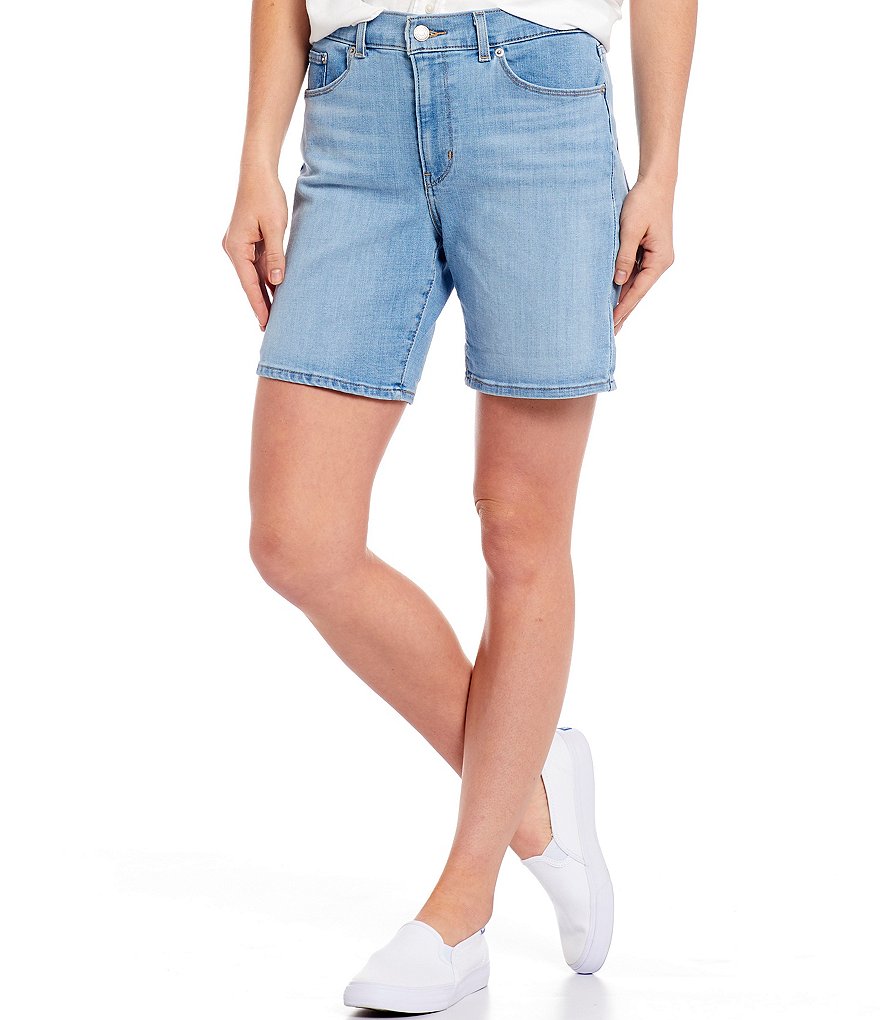 Levi's&reg; Global Classic Mid Length Shorts