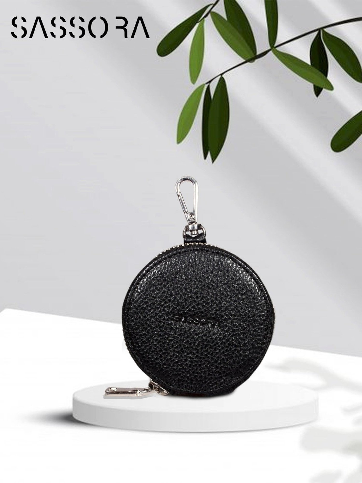 SASSORA QIU Black Leather Textured Pouch