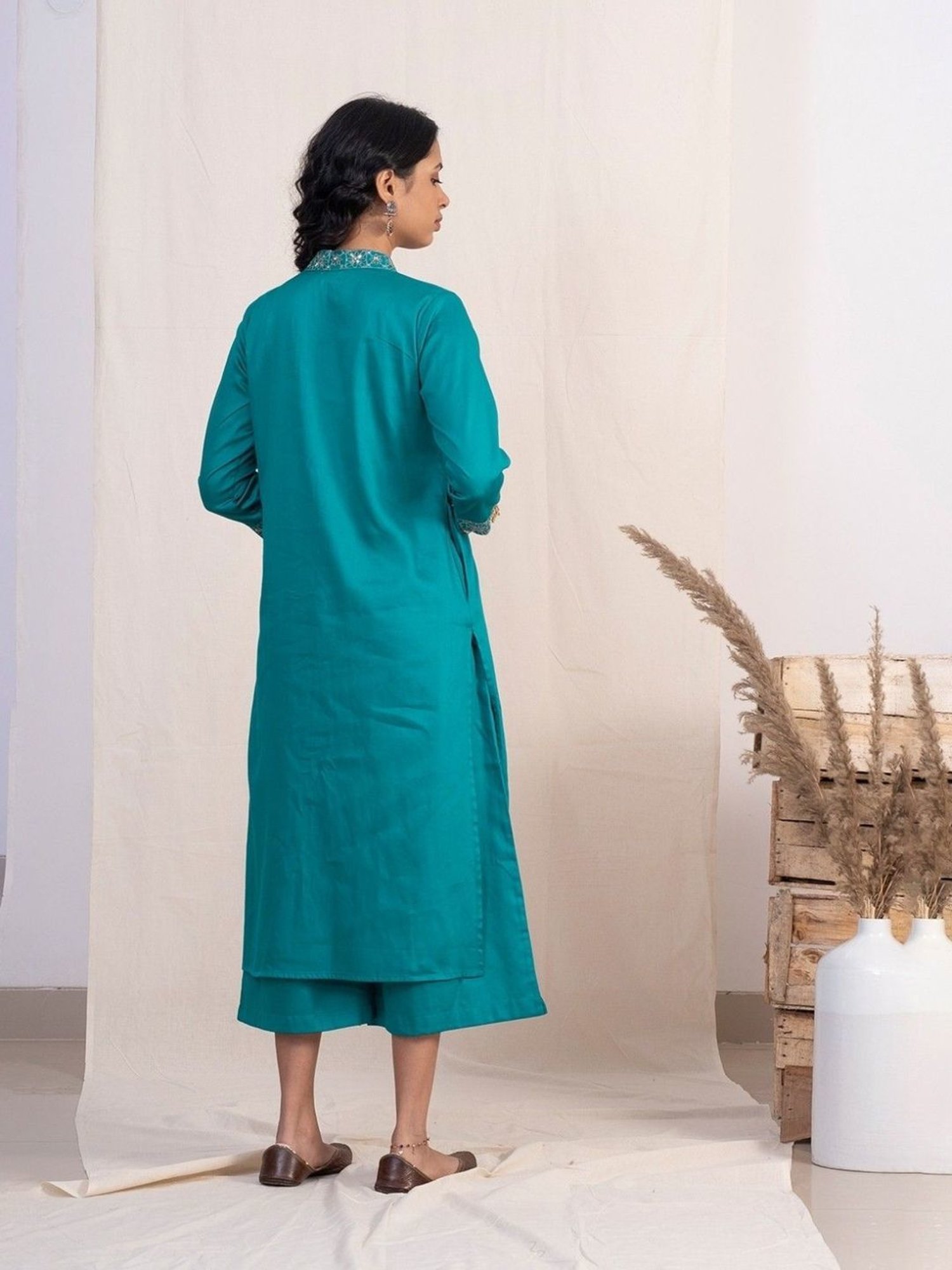 Akiso Jashn Blue V Neck Multiple Pleats Kurta
