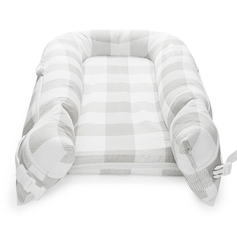 Simmons Kids' Silent Auto Gliding Elite Bassinet - Odyssey