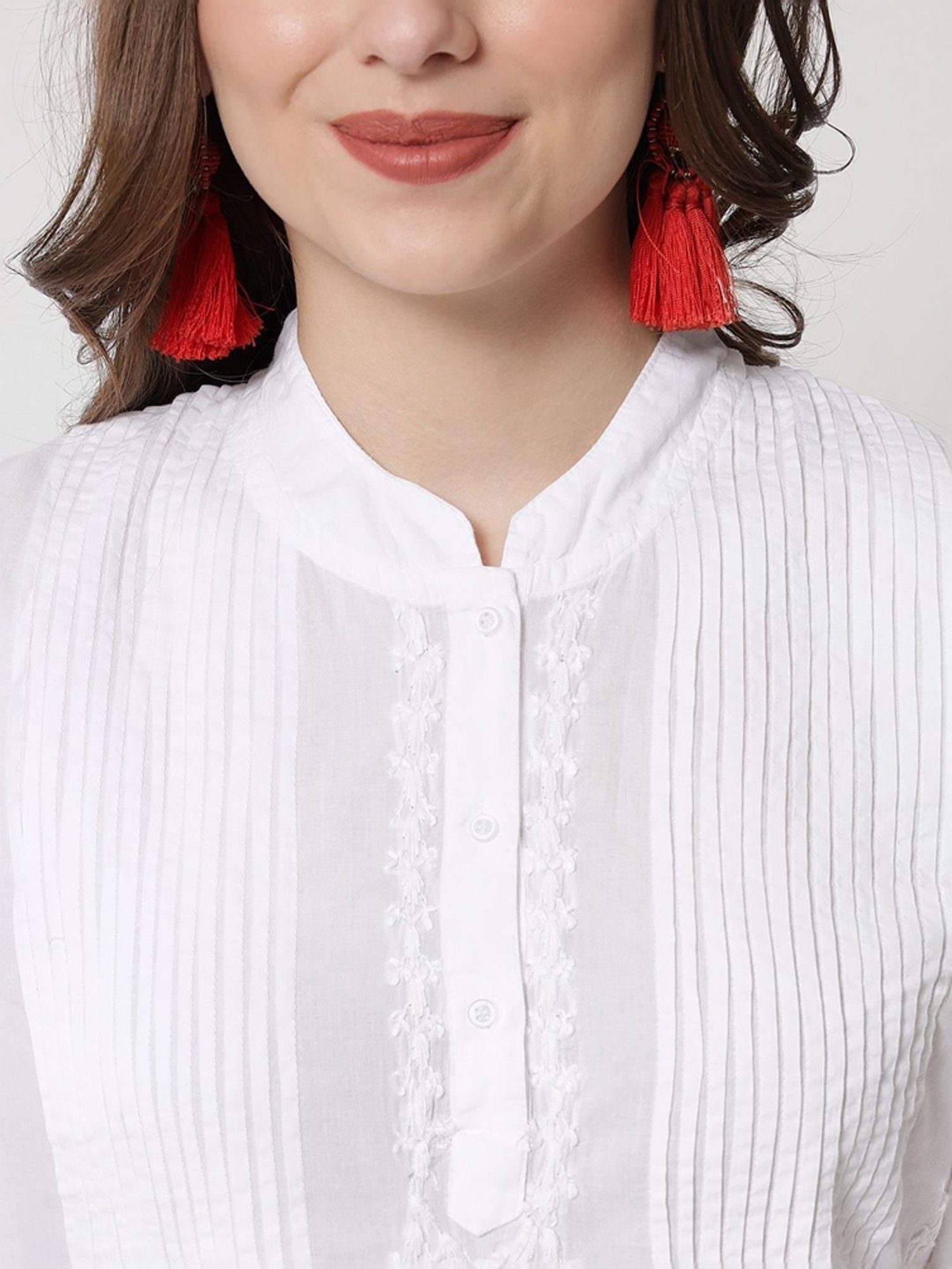 PARAMOUNT CHIKAN White Cotton Hand Embroidered Chikankari Straight Kurti