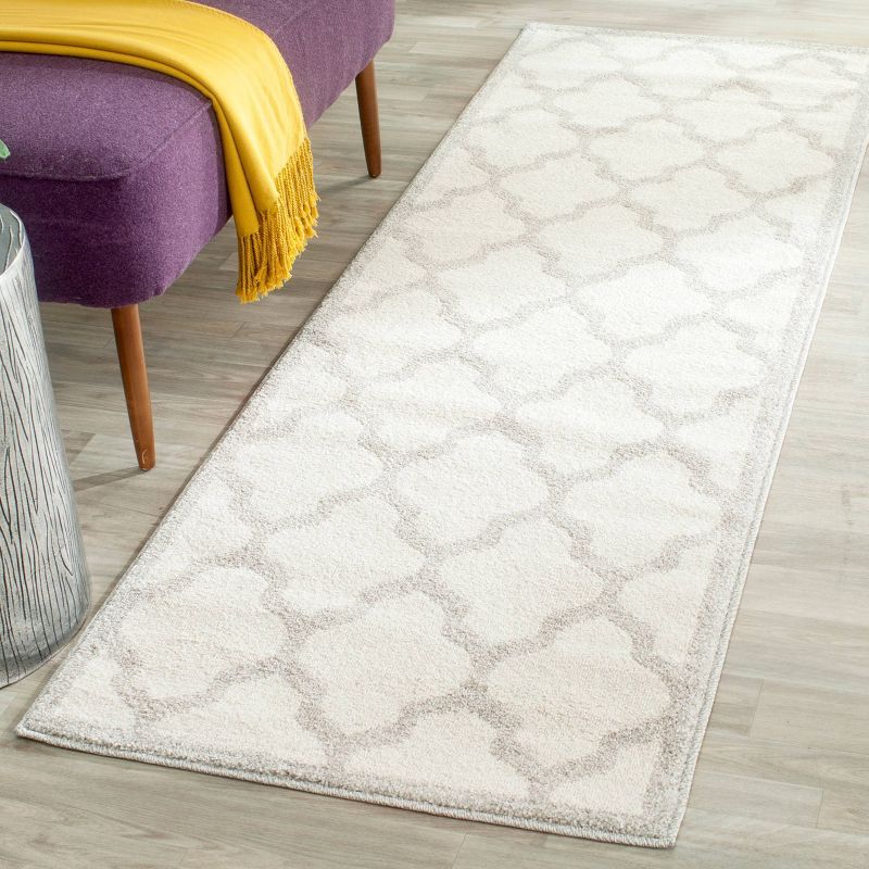Clichy Rug 5'X5' - Navy/Beige - Safavieh